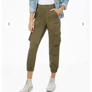 🥳2 for $14 bundle🥳 Green Cargo Pants